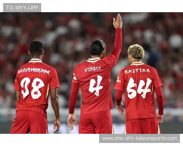 邓弗里斯公开宣布留守圣西罗，回绝利物浦转会邀请备战欧冠